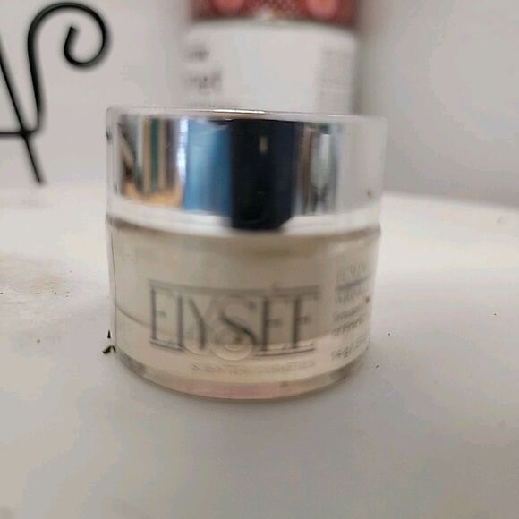 ELYSEE QUEEN OF BEAUTY NIGHT CREME .5 oz New Sealed USA cream - Picture 1 of 2